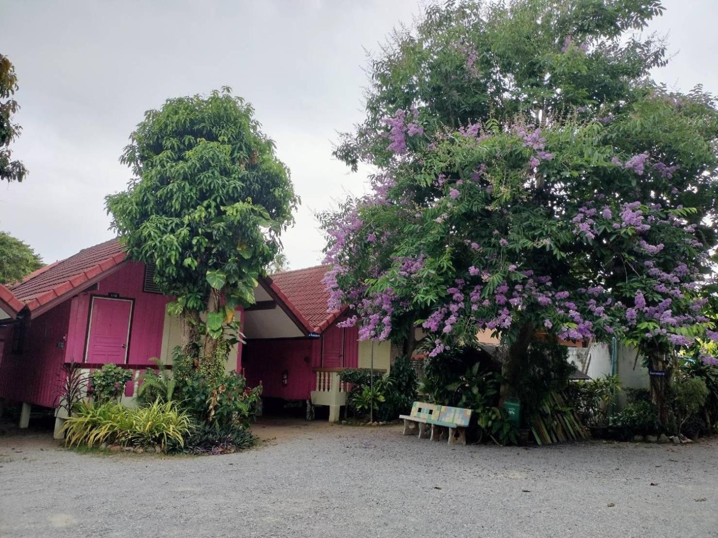Haad Somboon House Hotel Банг Сафан Екстериор снимка