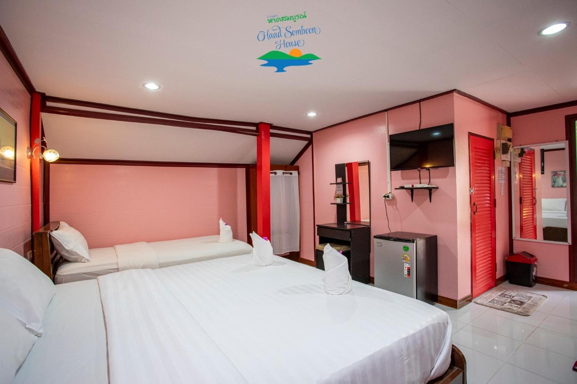 Haad Somboon House Hotel Банг Сафан Екстериор снимка