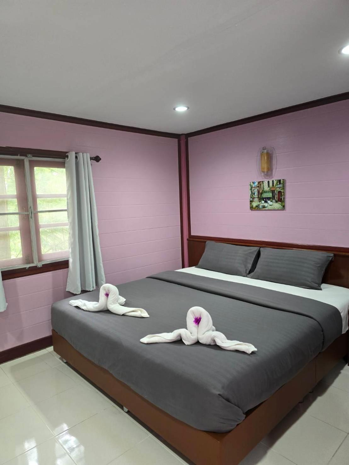 Haad Somboon House Hotel Банг Сафан Екстериор снимка