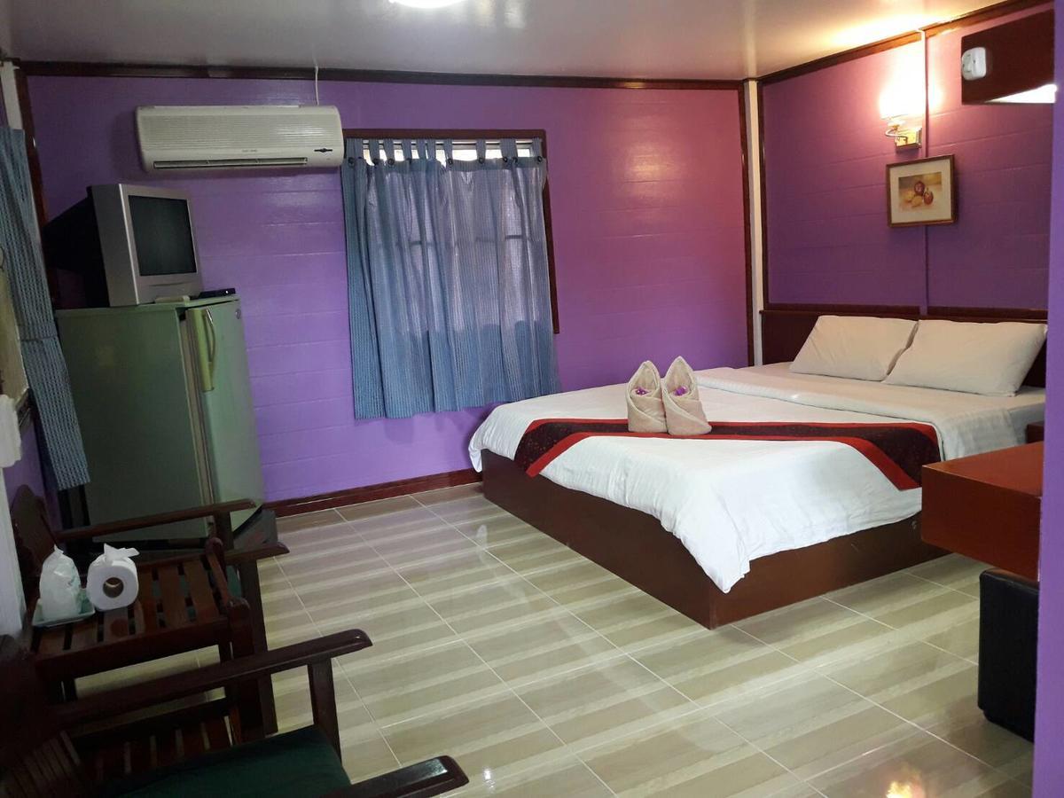 Haad Somboon House Hotel Банг Сафан Екстериор снимка